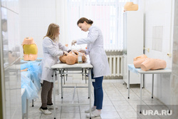 Уральский государственный медицинский университет. Екатеринбург, семинар, угму, уральский государственный медицинский университет, медакадемия, медицина, маникен, практические занятия, подготовка студентов медиков, студенты медики, студент медик