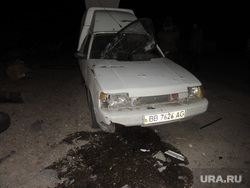 Обстрел под Луганском, разбитая машина