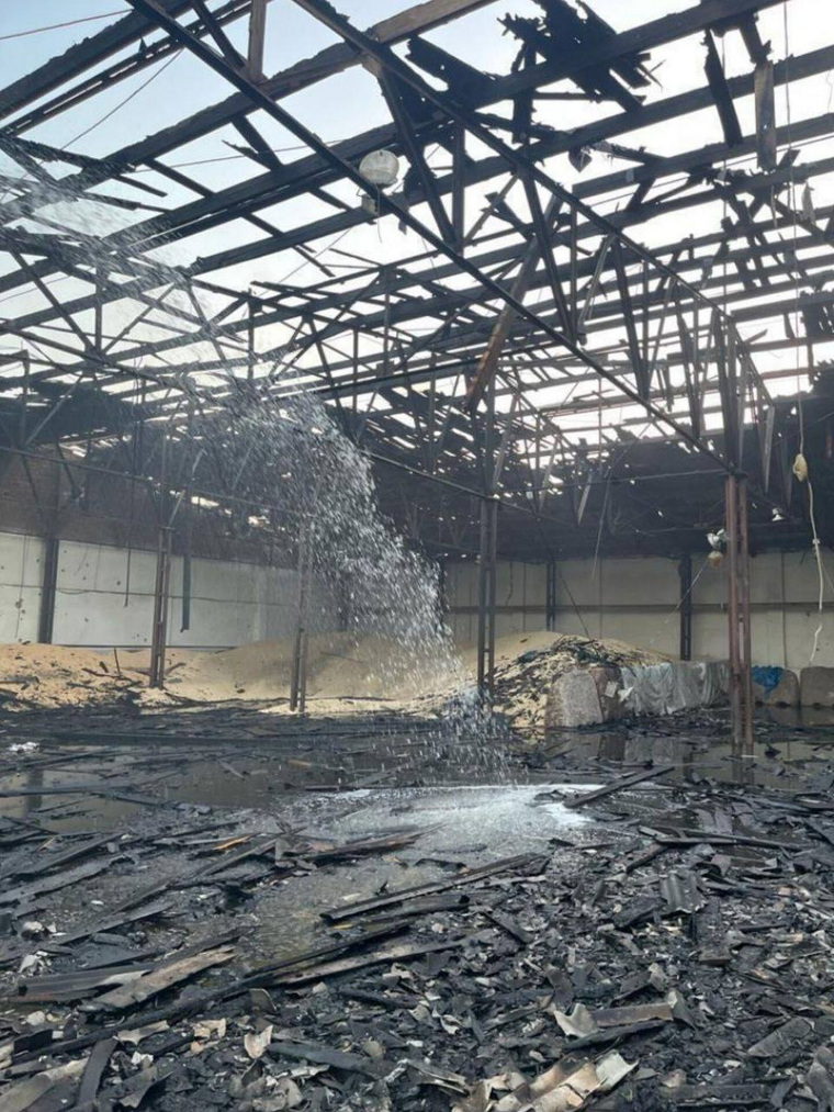 Сообщается о возгорании площадью в 700 квадратных метров