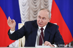 Президент России Владимир Путин на итоговой пресс-конференции саммита "Россия-Африка". Санкт-Петербург, путин владимир, топ