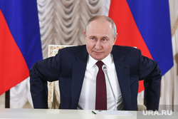 Президент России Владимир Путин на итоговой пресс-конференции саммита "Россия-Африка". Санкт-Петербург, путин владимир