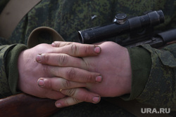 Эвакуация людей из осажденного Мариуполя. Украина, военные, украина, снайпер, мариуполь, беженцы, охотник, карабин, оптический прицел, солдат, гуманитарная катастрофа