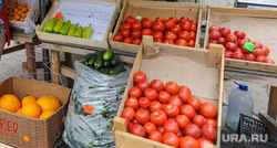 Незаконная уличная торговля. Рынки. Челябинск, овощи, торговля, продукты, помидоры, фрукты, рынок, продажа, уличная торговля, базар, рынки