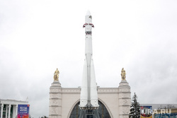Монумент "Покорители космоса" на ВДНХ. Москва, космос, восток, ракета, вднх
