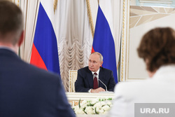 Президент России Владимир Путин на итоговой пресс-конференции саммита "Россия-Африка". Санкт-Петербург, путин владимир