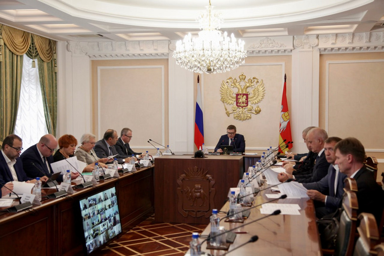 Глава региона поручил муниципалитетам направлять свободные деньги на модернизацию устаревших пожарных систем в школах