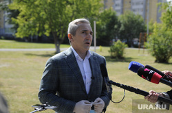 Александр Моор голосует за поправки в конституцию. Тюмень, моор александр