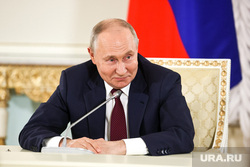 Президент России Владимир Путин на завершающей пресс-конференции по итогам форума "Россия-Африка". Санкт-Петербург, путин владимир