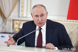 Президент России Владимир Путин на итоговой пресс-конференции саммита "Россия-Африка". Санкт-Петербург, путин владимир