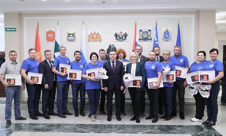 Владимир Якушев поблагодарил волонтеров за помощь