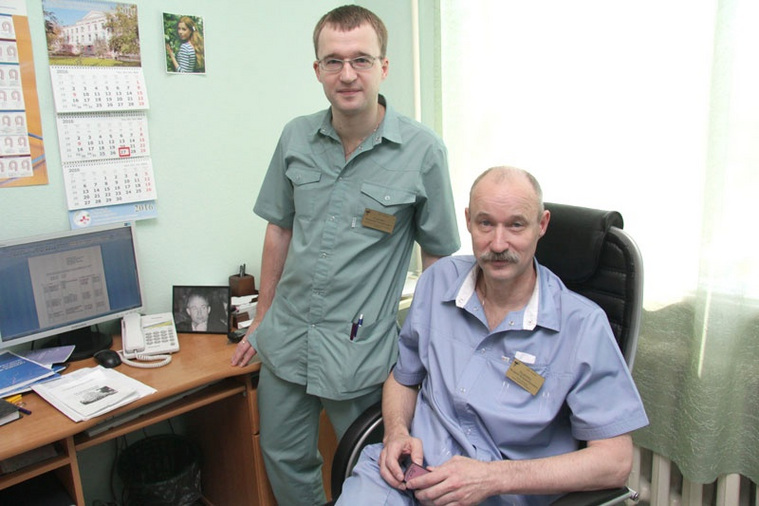 Хирурги Николай и Андрей Руденко работают в сосудистом центре Курганской областной клинической больницы