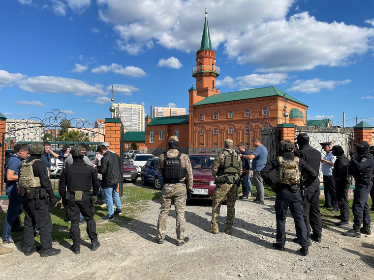Курганские силовики устроили проверку в мечети Кургана