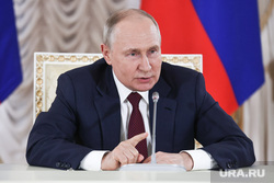 Президент России Владимир Путин на итоговой пресс-конференции саммита "Россия-Африка". Санкт-Петербург, путин владимир