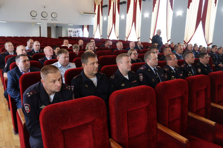 Легенду главка проводили на пенсию в торжественной обстановке