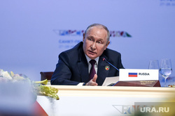 Президент России Владимир Путин на рабочем обеде по украинской проблеме на форуме Россия Африка. Санкт-Петербург, путин владимир
