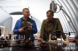 Борис Подольный и Юрий Подоляка посетили научно-производственную лабораторию по производству дронов для нужд СВО. Челябинск, подоляка юрий, подольный борис