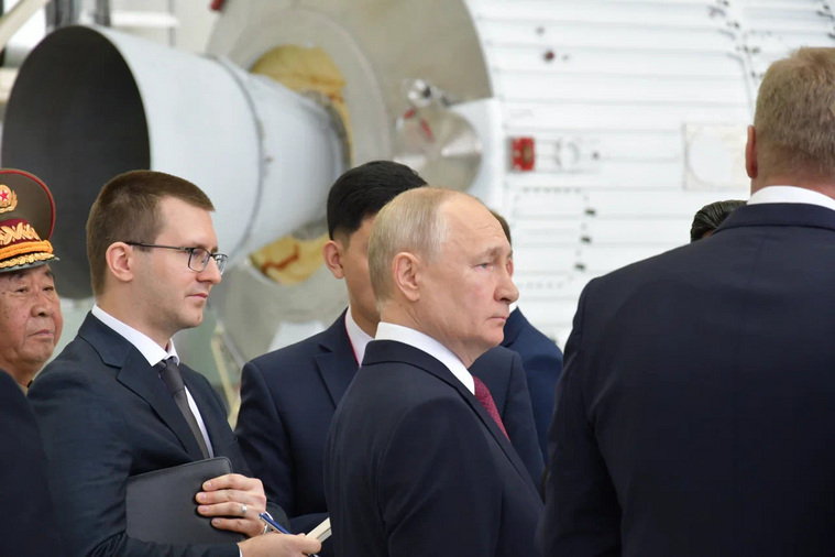 Владимир Путин был на космодроме с российской делегацией