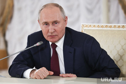 Президент России Владимир Путин на итоговой пресс-конференции саммита "Россия-Африка". Санкт-Петербург, путин владимир