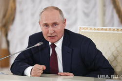 Президент России Владимир Путин на итоговой пресс-конференции саммита "Россия-Африка". Санкт-Петербург, путин владимир