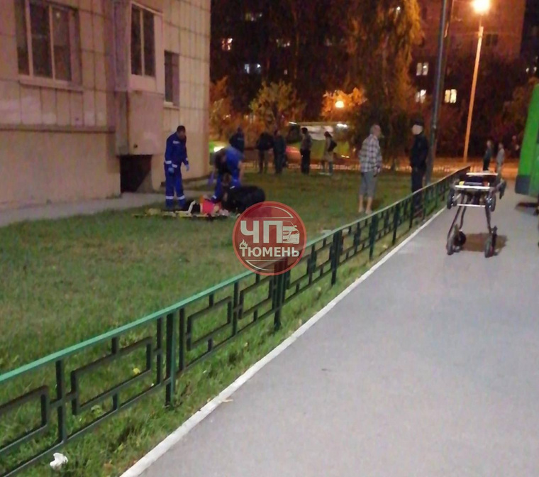 На месте ЧП работают медики
