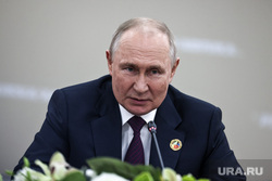 Президент России Владимир Путин и президент ЦАР Фостен-Аршанж Туадера во время двусторонней встречи. Санкт-Петербург, путин владимир