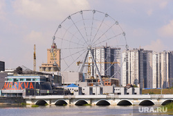 Уборка мусора на реке Миасс. Челябинск, мост, колесо обозрения, река миасс, город челябинск, микрорайон манхэттен, вид города, союзпищепром, концертный зал москва, надпись москва