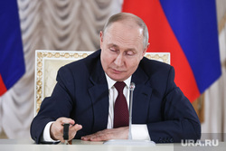 «Ведомости»: Путин запланировал встречу с новыми главами регионов 28 сентября