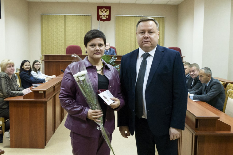 Медаль «100 лет Верховному Суду России» вручена председателю Мишкинского районного суда Оксане Косаревой