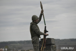 Мобилизованные резервисты на полигоне в Донецкой области. ДНР, гранатомет, армия, военные, солдаты, оружие, стрельбище, рпг, стрелки, военные сборы, пехота, полигон, резервисты, мобилизованные, ручной гранатомет, огневая подготовка, пехотинцы
