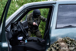 Учения СОБР и кинологической службы таможни на территории Белоярского района. Свердловская область, силовики, пистолет, автомобиль, антитеррор, огнестрельное оружие, собр, спецназ, задержание, машина, кто, контр-террористическая операция, специальный отряд быстрого реагирования