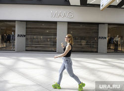 Открытие магазина одежды  MAAG   в ТЦ Планета. Пермь, торговый центр, покупатели, магазин одежды