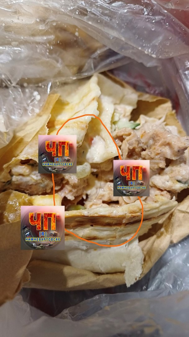 Вартовчане почувствовали запах тухлого мяса от шаурмы и нашли в ней волос