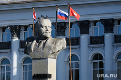 Виды Перми, бюст ленина, улица уральская