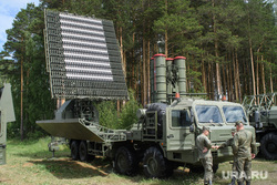 Первый день форума "Армия 2019" на Свердловском полигоне. Екатеринбург, военная техника, оборона, выставка, радиолокационная станция, военнослужащие, радиотехнические войска, радиолокационный комплекс