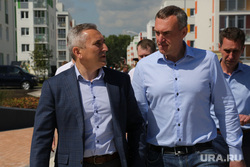 Объезд города губернатором Александром Моором и главой города Русланом Кухаруком. Тюмень, моор александр, кухарук руслан, микрорайон