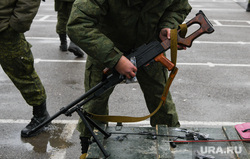 Учебный центр Елань. Екатеринбург, чистка оружия, военная подготовка, военный призыв, призыв в армию, ручной пулемет