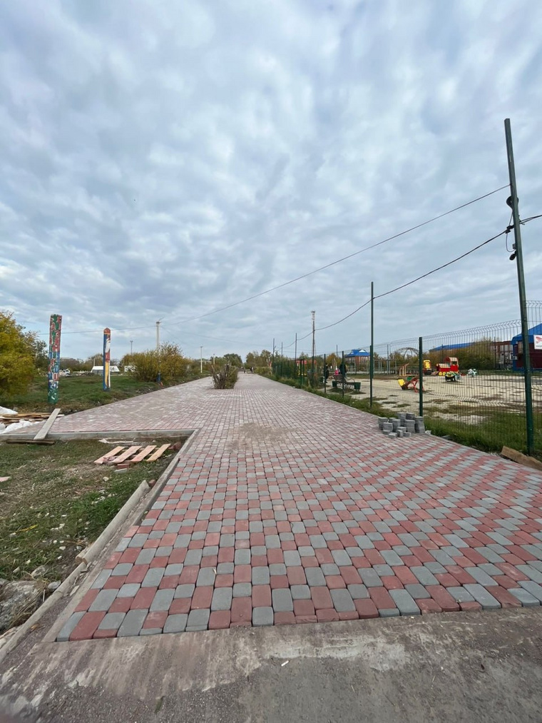 В Макушино (Курганская область) обновляют центральный парк