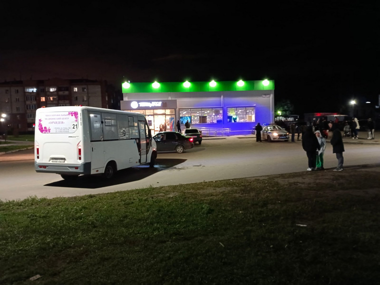Авария произошла на конечной остановке на разворотном кольце