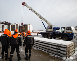 Экскурсия координационного совета представителей Думы городов ХМАО и Думы ХМАО по социальным и промышленным объектам. Сургут, стропальщики, центр политехнического обучения сургутнефтегаз