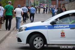 Последствия взрыва в городе Сергиев Посад. Московская область, полицейский автомобиль, оцепление
