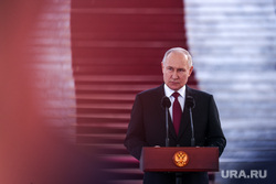 Владимир Путин на торжественном построении, посвященном 20-летию авиабазы в Киргизстане. Бишкек, путин владимир