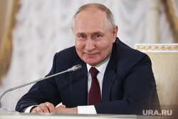 Президент России Владимир Путин на итоговой пресс-конференции саммита "Россия-Африка". Санкт-Петербург, путин владимир