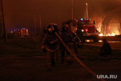 Пожар в Успенке. Тюмень , пожар, огонь, тушение пожара, пожар в деревне