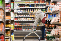 Магазин Пятерочка у ЖК Балтым парк. Верхняя Пышма, покупатель, продукты, продуктовый, ассортимент, магазин, тележка с продуктами, выбор продуктов, тележка для продуктов