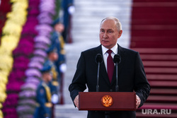 Владимир Путин на торжественном построении, посвященном 20-летию авиабазы в Киргизстане. Бишкек, путин владимир