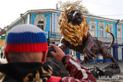 Статуя льва на улице Вайнера. Екатеринбург, лев на вайнера, статуя льва