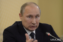 Портреты политиков, чиновников. архив. Пермь, путин владимир