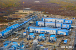 Природа Ямало-Ненецкого автономного округа, газпром, север, газоперерабатывающий завод, тундра, арктика, факел, ямал, сопутствующий газ, вид сверху, экология, с квадрокоптера, куст газовых станций