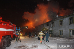 Пожар в Ноябрьске, дым, пожар, огонь, пожарная машина