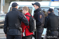 Несанкционированная акция сторонников оппозиционера Алексея Навального. Курган, полиция, задержание